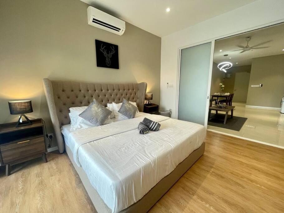 Beautiful Quill Residences By Sonia