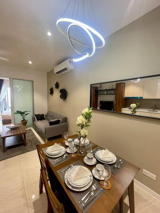 Beautiful Quill Residences By Sonia *